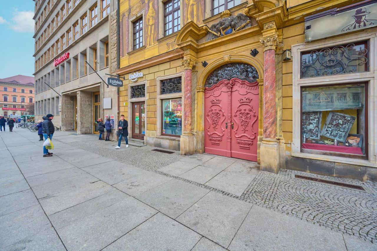 The Market Square Siedmiu Elektorow By Renters Wroclaw